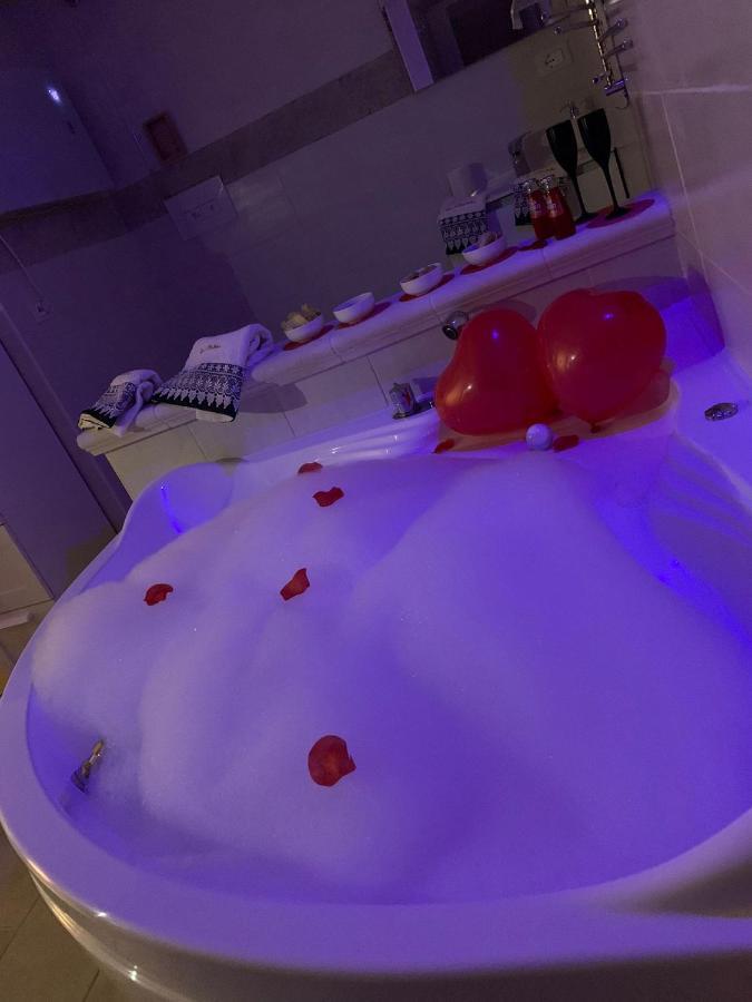 V&M Suite Con Jacuzzi Ostuni Exteriör bild