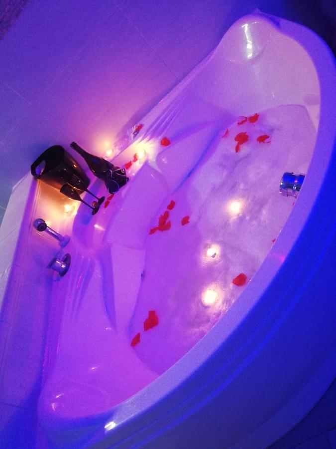 V&M Suite Con Jacuzzi Ostuni Exteriör bild