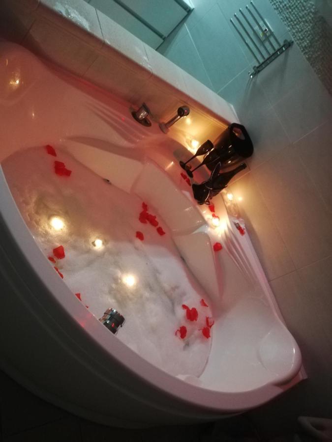 V&M Suite Con Jacuzzi Ostuni Exteriör bild