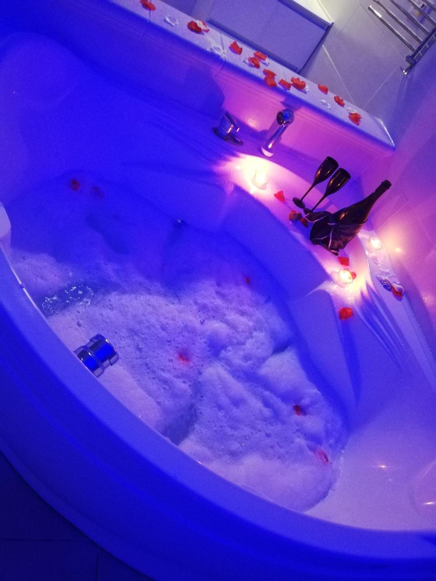 V&M Suite Con Jacuzzi Ostuni Exteriör bild